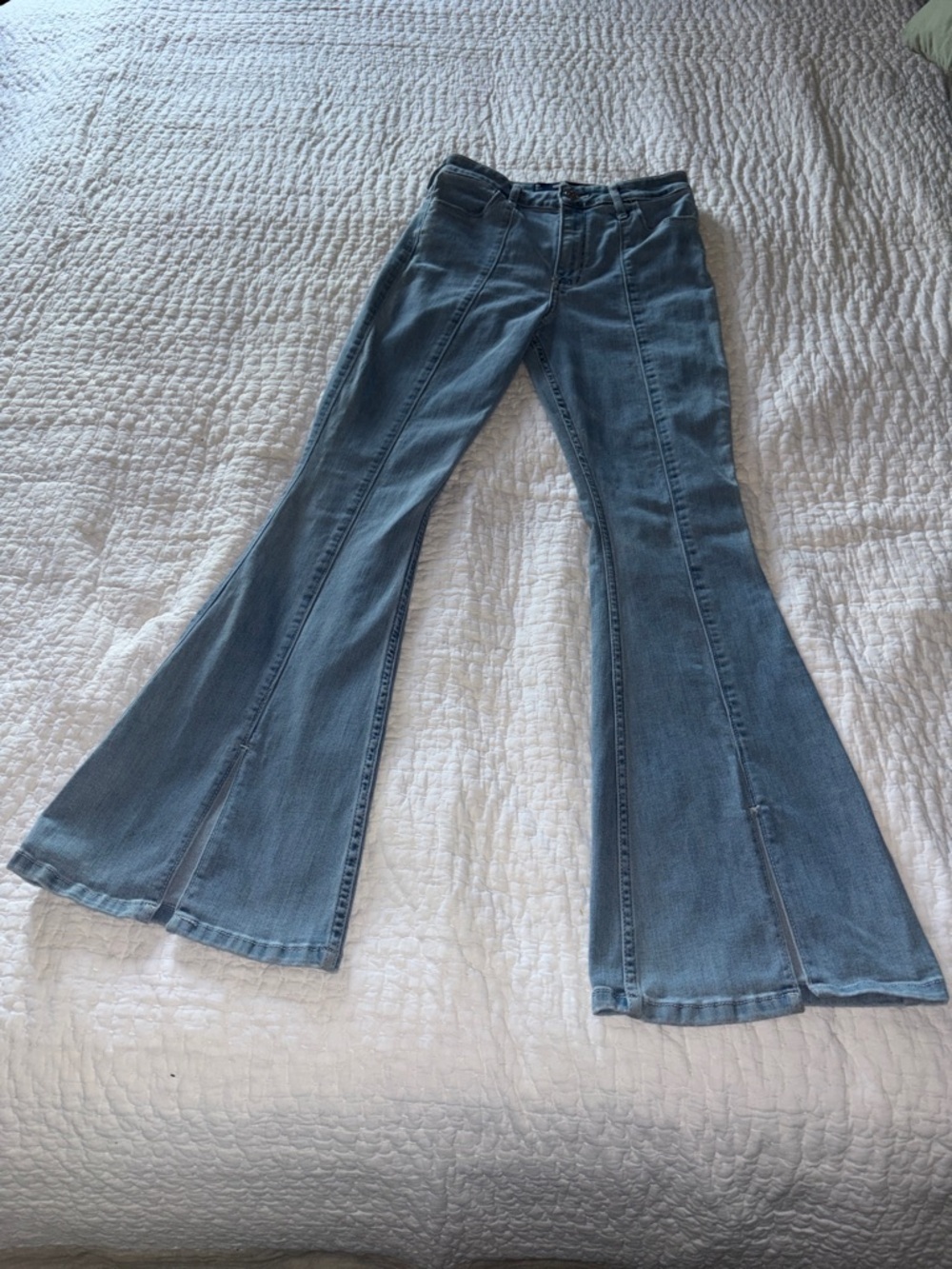 Hollister Women’s High-Rise Light Blue Flared Soft Stretch Jeans EUC 5R 27x31